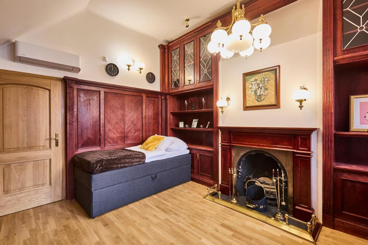 *the Little Castle* With Heated Pool And Sauna * Prag