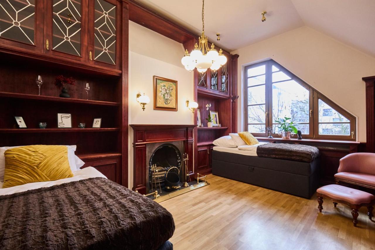 Villa *the Little Castle* With Heated Pool And Sauna Prag