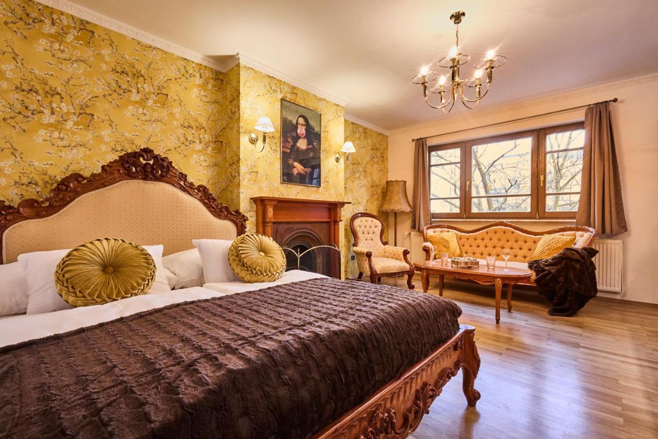 *the Little Castle* With Heated Pool And Sauna Prag