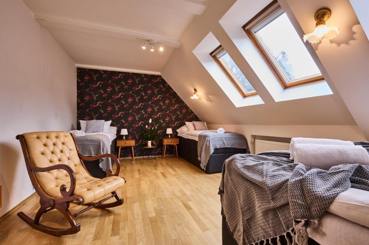 *the Little Castle* With Heated Pool And Sauna Villa Prag