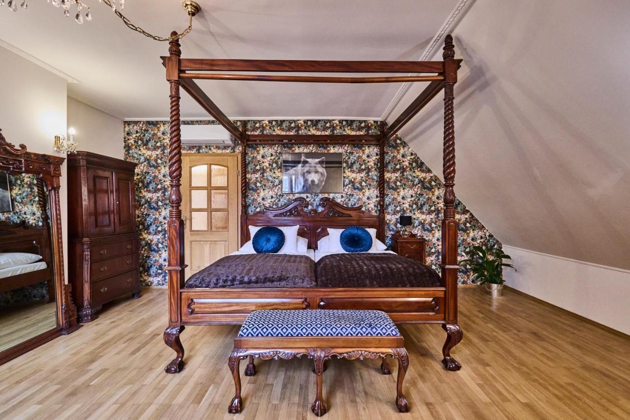 *the Little Castle* With Heated Pool And Sauna Villa Prag