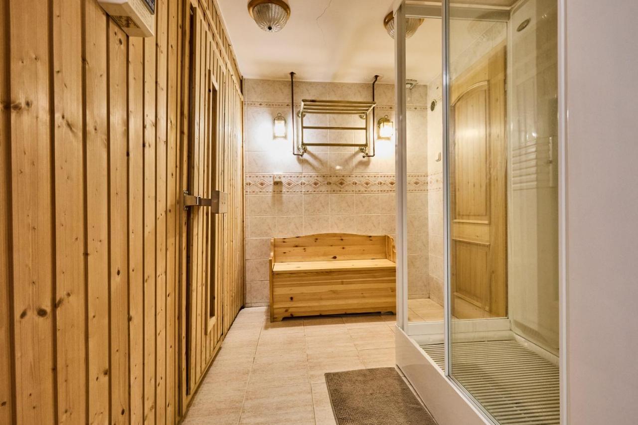 *the Little Castle* With Heated Pool And Sauna * Prag