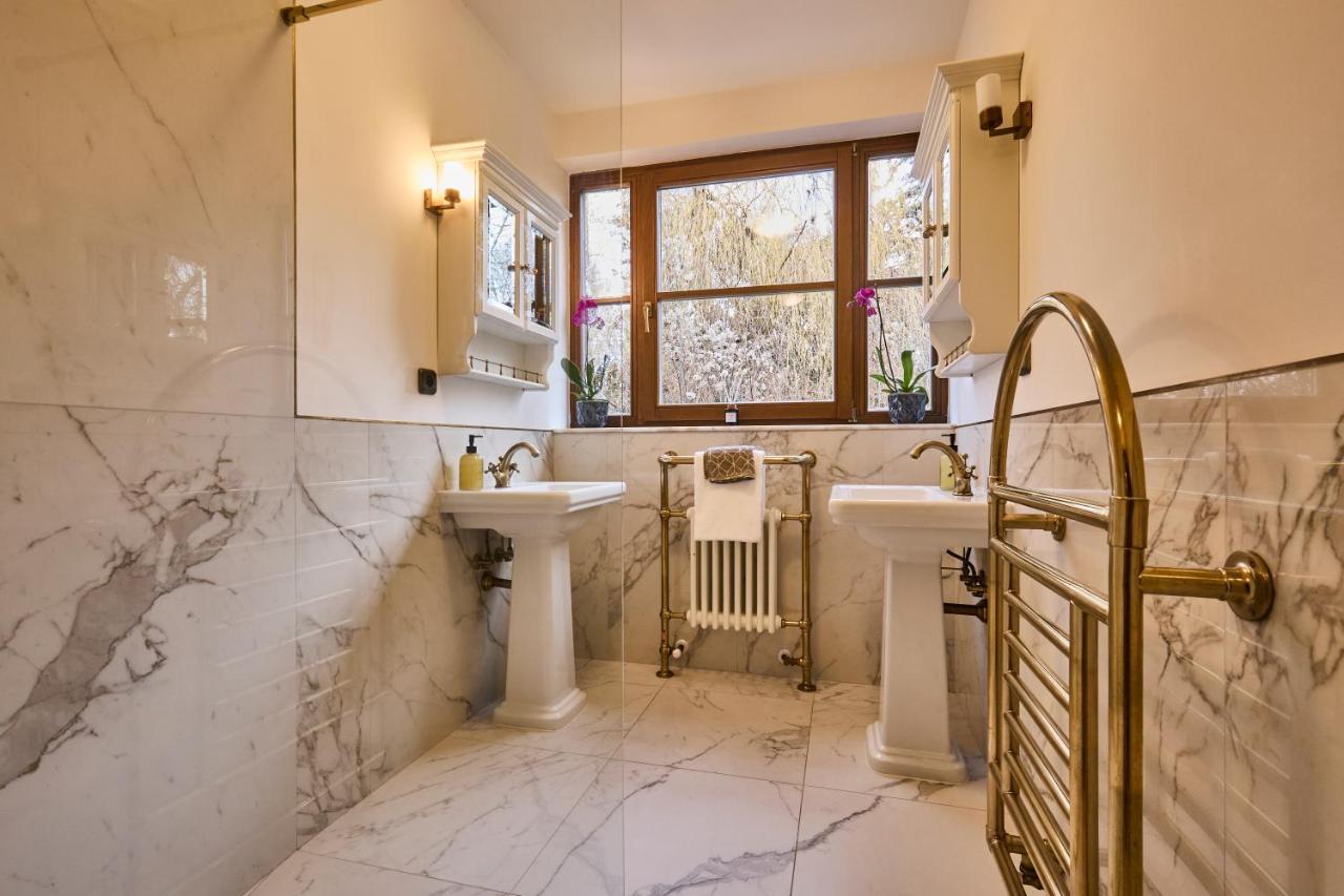 *the Little Castle* With Heated Pool And Sauna Prag
